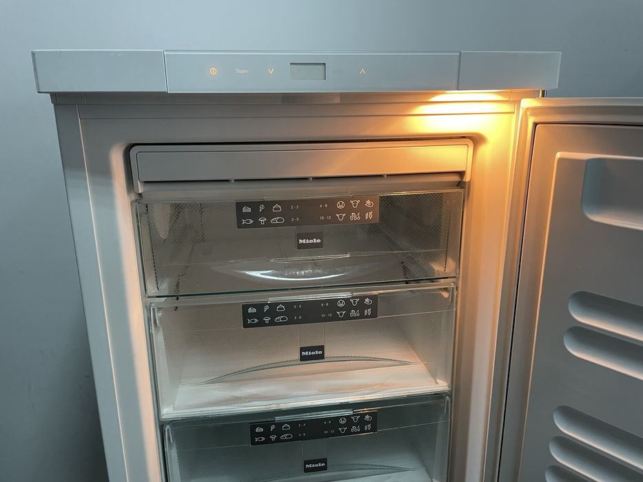 Морозильная камера Miele no frost из Германии 7 ящ 265 л 2022 г.в.