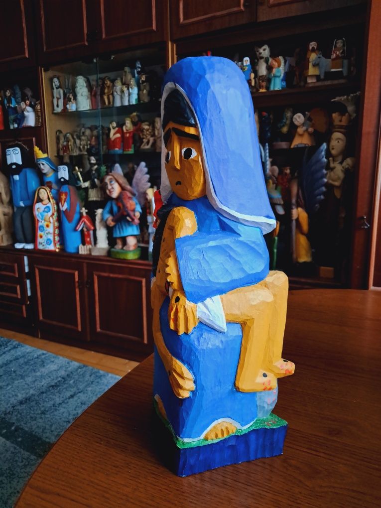 Pieta rzeźba ludowa