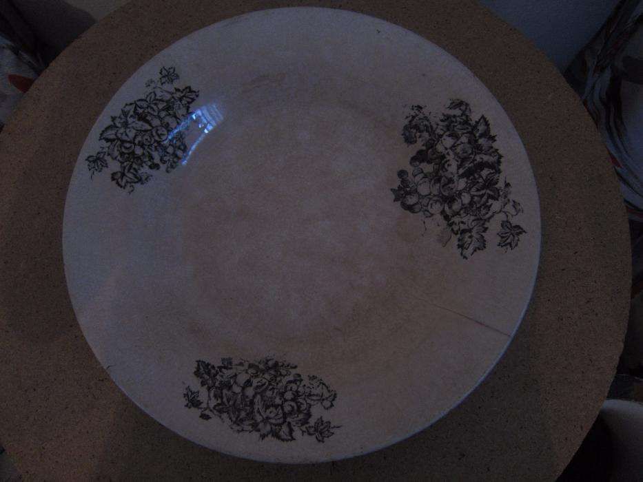 Prato para Rabanadas com Cacho de Uvas 35 cm de diâmetro - Antiguidade