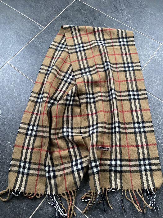 Шарф Burberry кашемировый в отличном состоянии