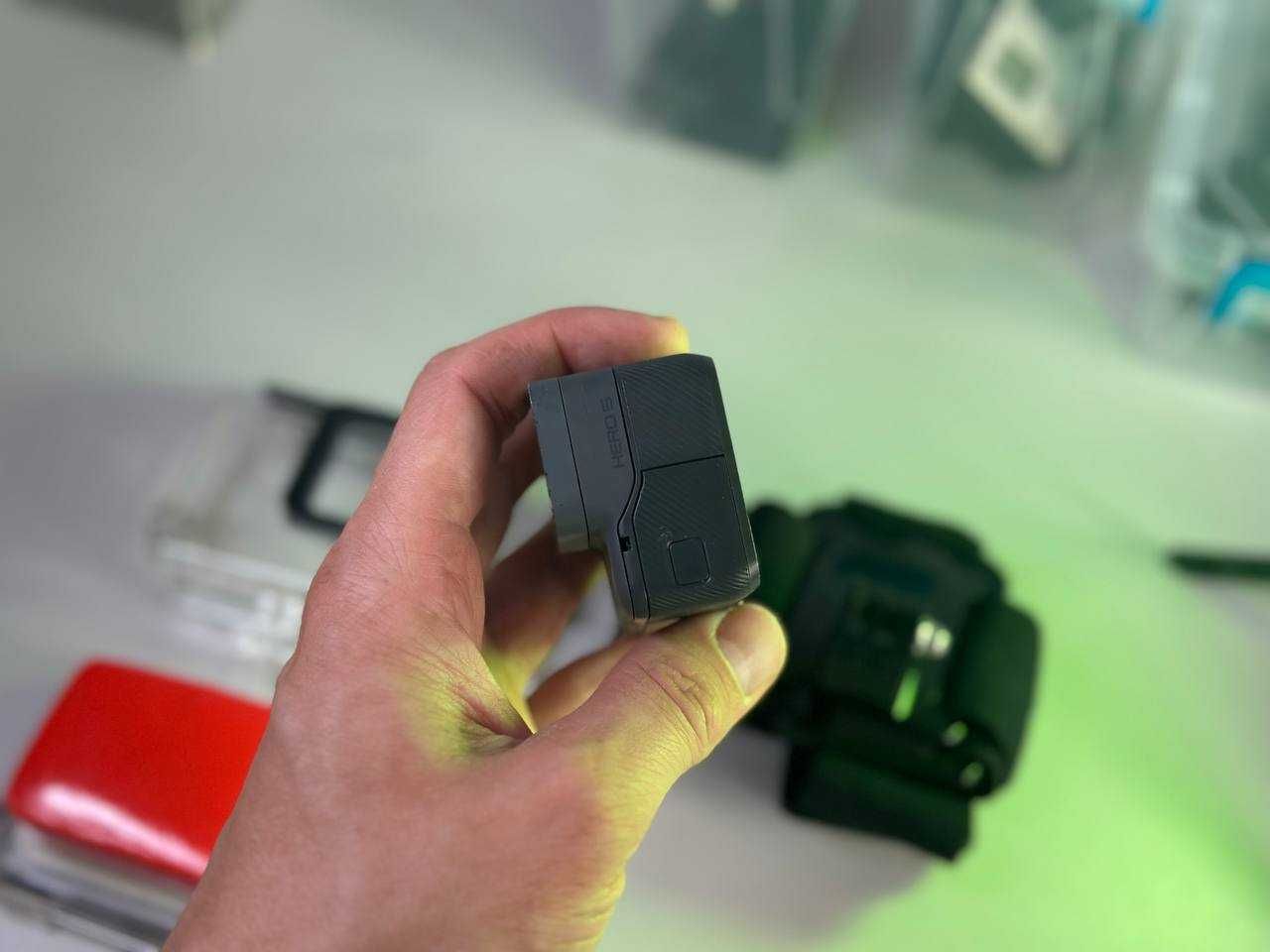 Екшн камера GoPro Hero 5 з аквабоксом та флешкою 64гб