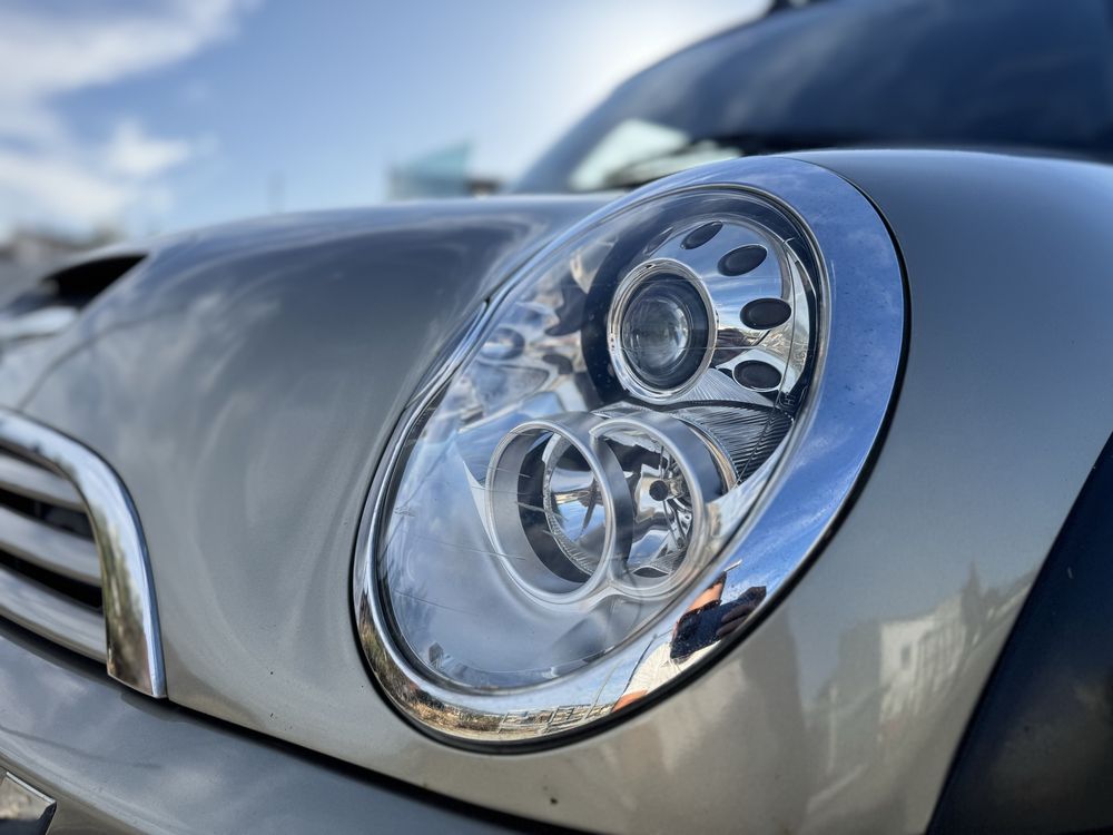 Mini cooper s cabrio sidewalk