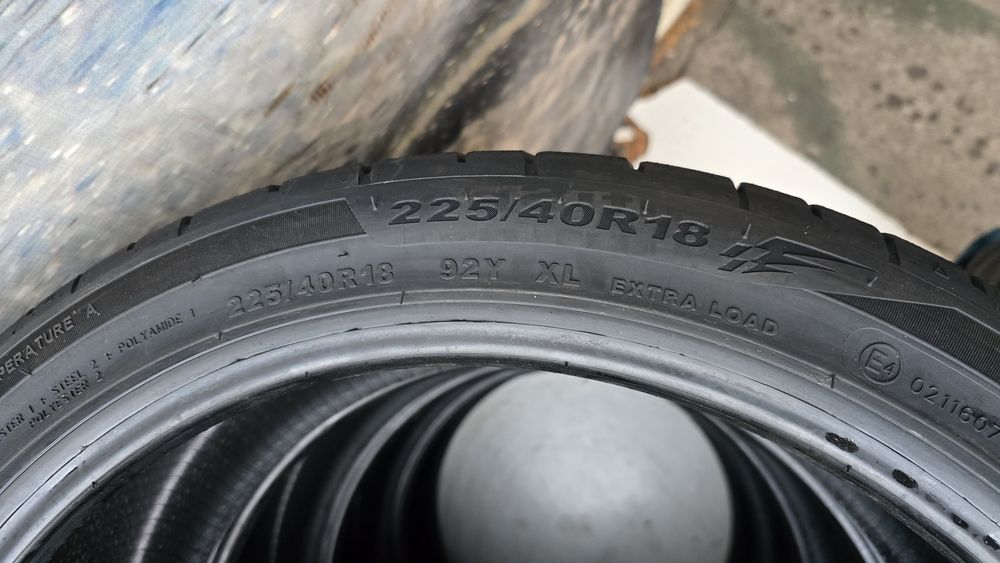 E24 4 x 225/40R18 Giti GitiSport S2 92Y XL opony letnie demo Sparco