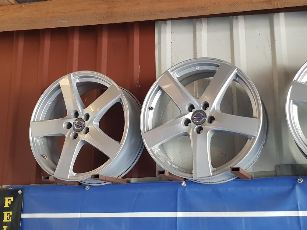 Felgi Aluminiowe Volvo XC R19 5x108 ET50 -7.5J