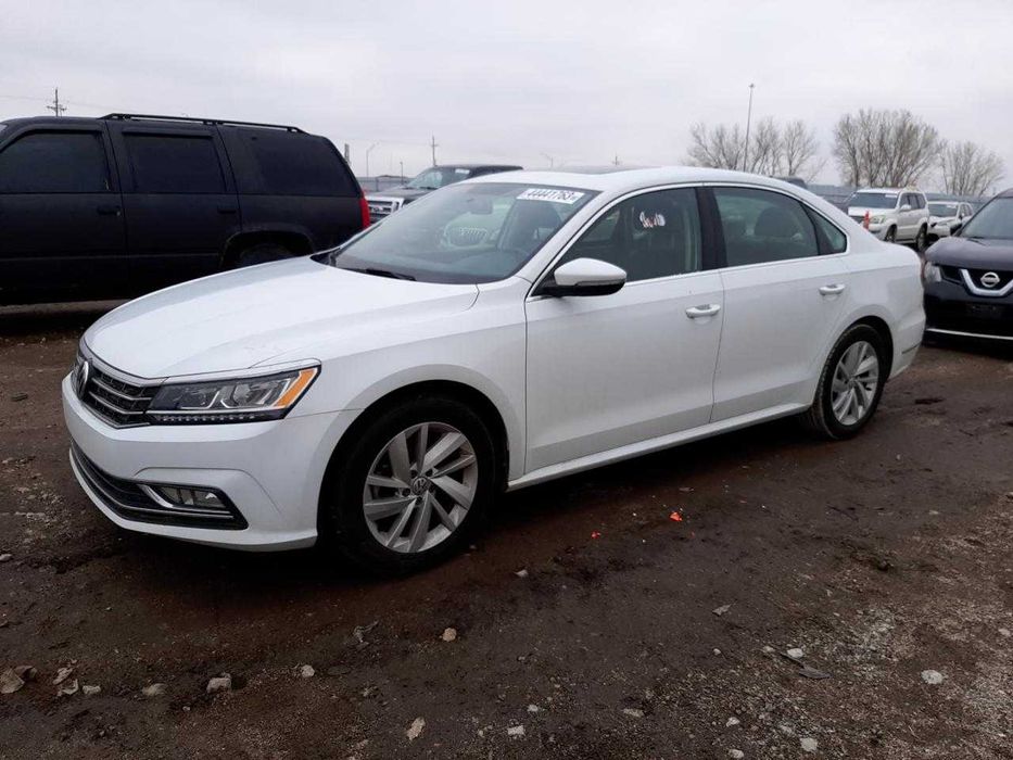 2018 Volkswagen Passat SE ціла машина