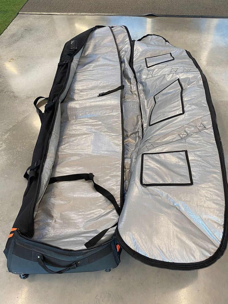 KOMUNITY | Board Bag 8’0 with Wheels