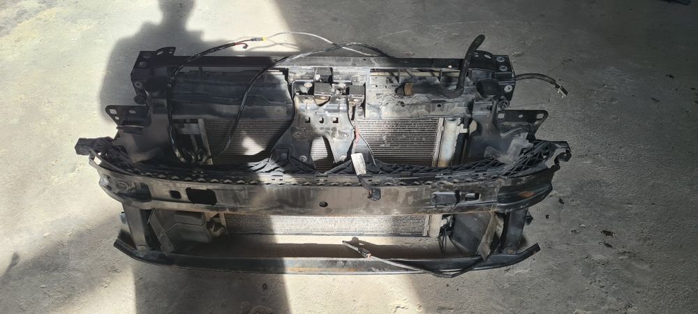 Pas Pas przedni z chłodnicami audi a4 b8 CAHA