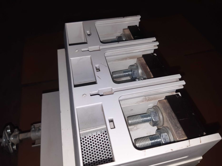 Rozłącznik mocy Eaton LN4, 3 bieg. 800A LN4-800-I