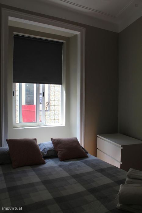 269631 - Quarto com cama de casal em...