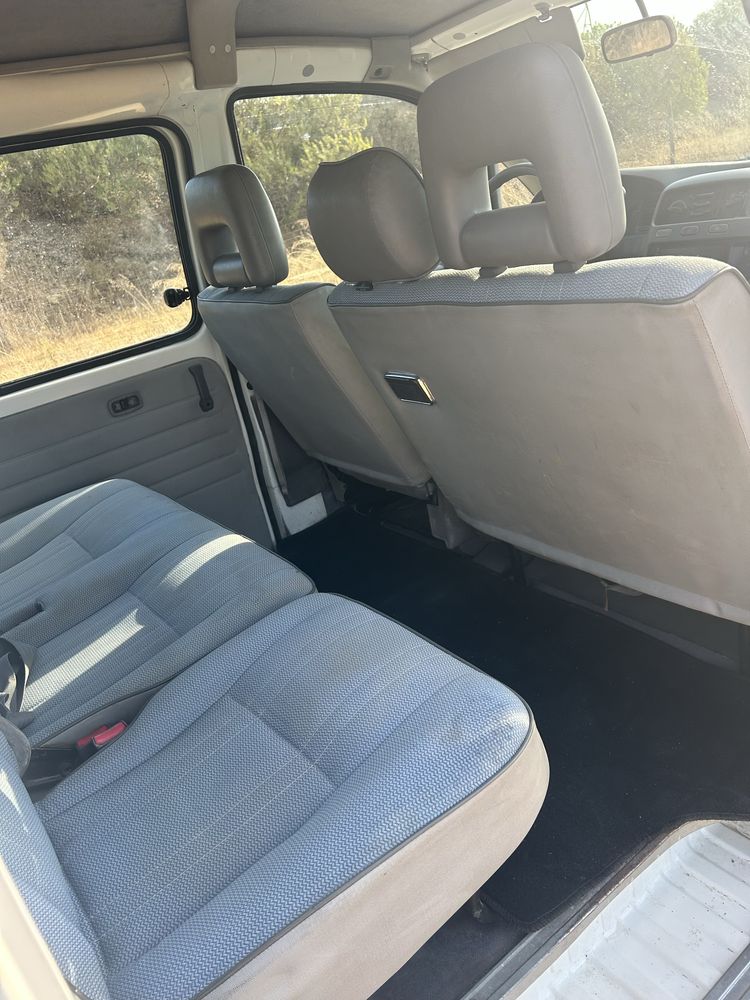 Mitsubishi L400 - 9 lugares