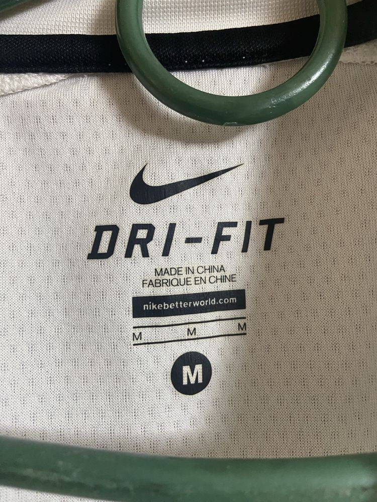 Безрукавка Nike