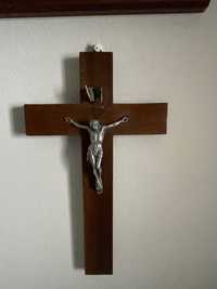 Crucifixo em madeira, com Cristo em estanhado