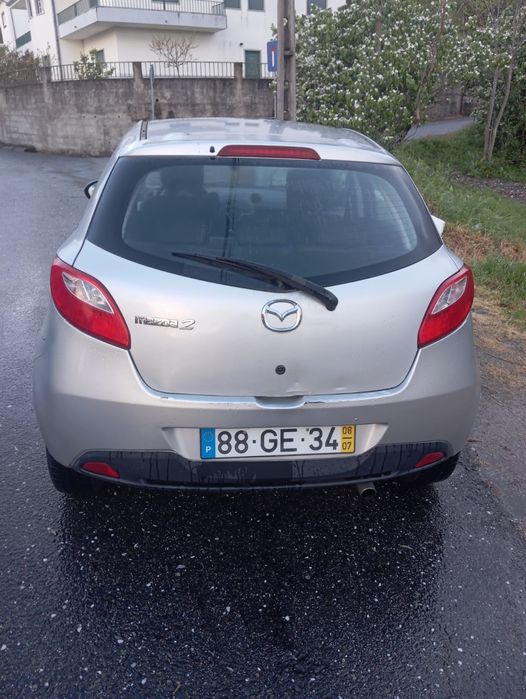 Mazda 2 impecável