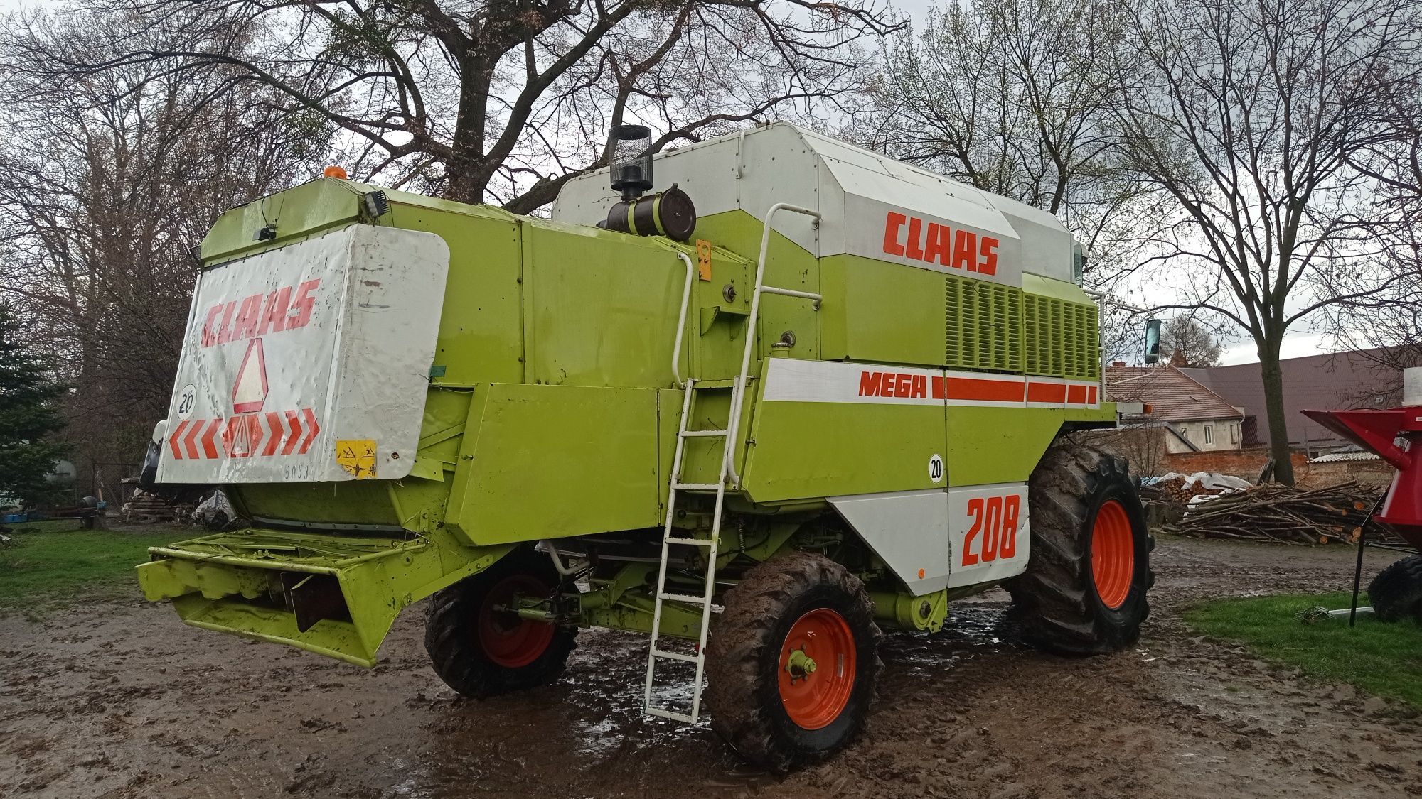 Claas Class Mega 208