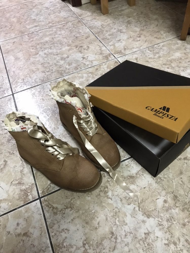 Vendo botas novas tamanho 38