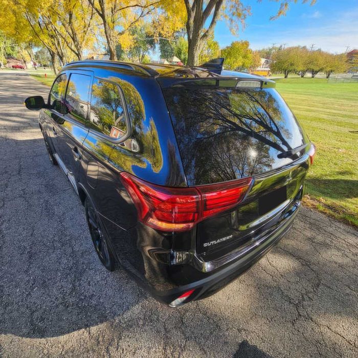 Mitsubishi Outlander SE      2020