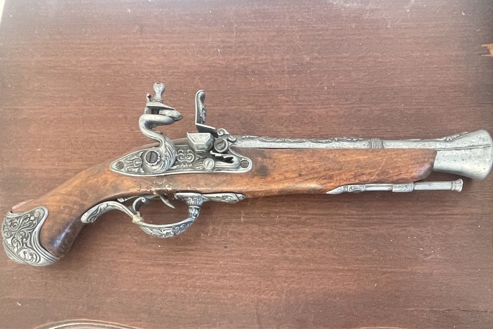 Pistola de madeira