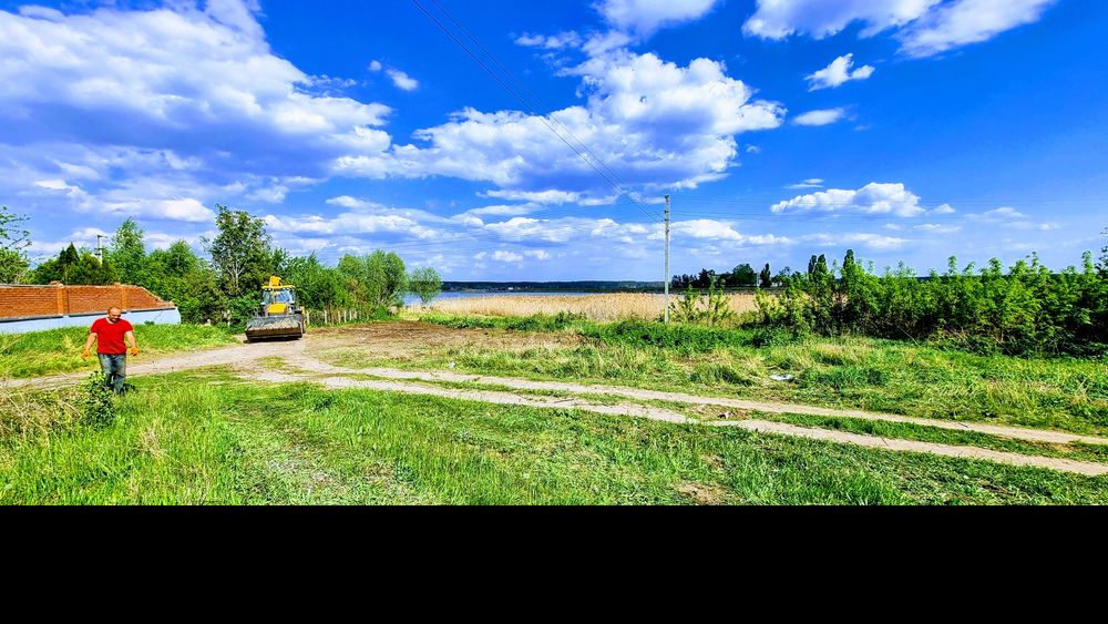 Продам Участок с выходом к воде в центре Сарый Салтов