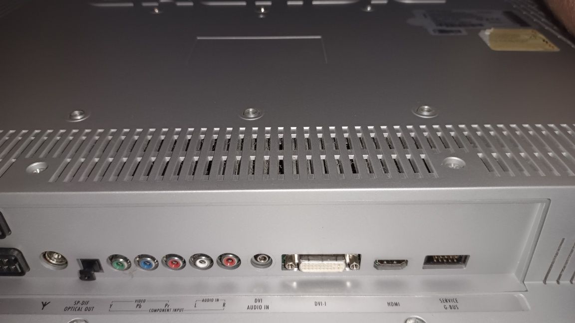 Telewizor grundig 37 cali w zestawie z tunerem dvb-t2 Cabletech