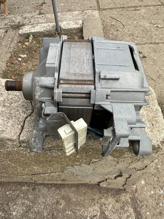 Двигун на пральну машину