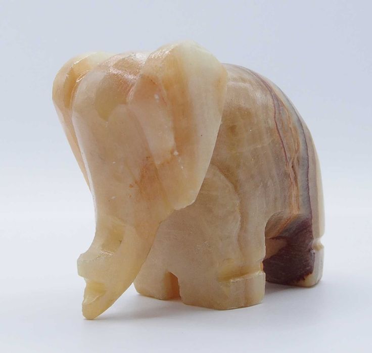 Onyx - odmiany chalcedonu - figurka słonia (Kapadocja)