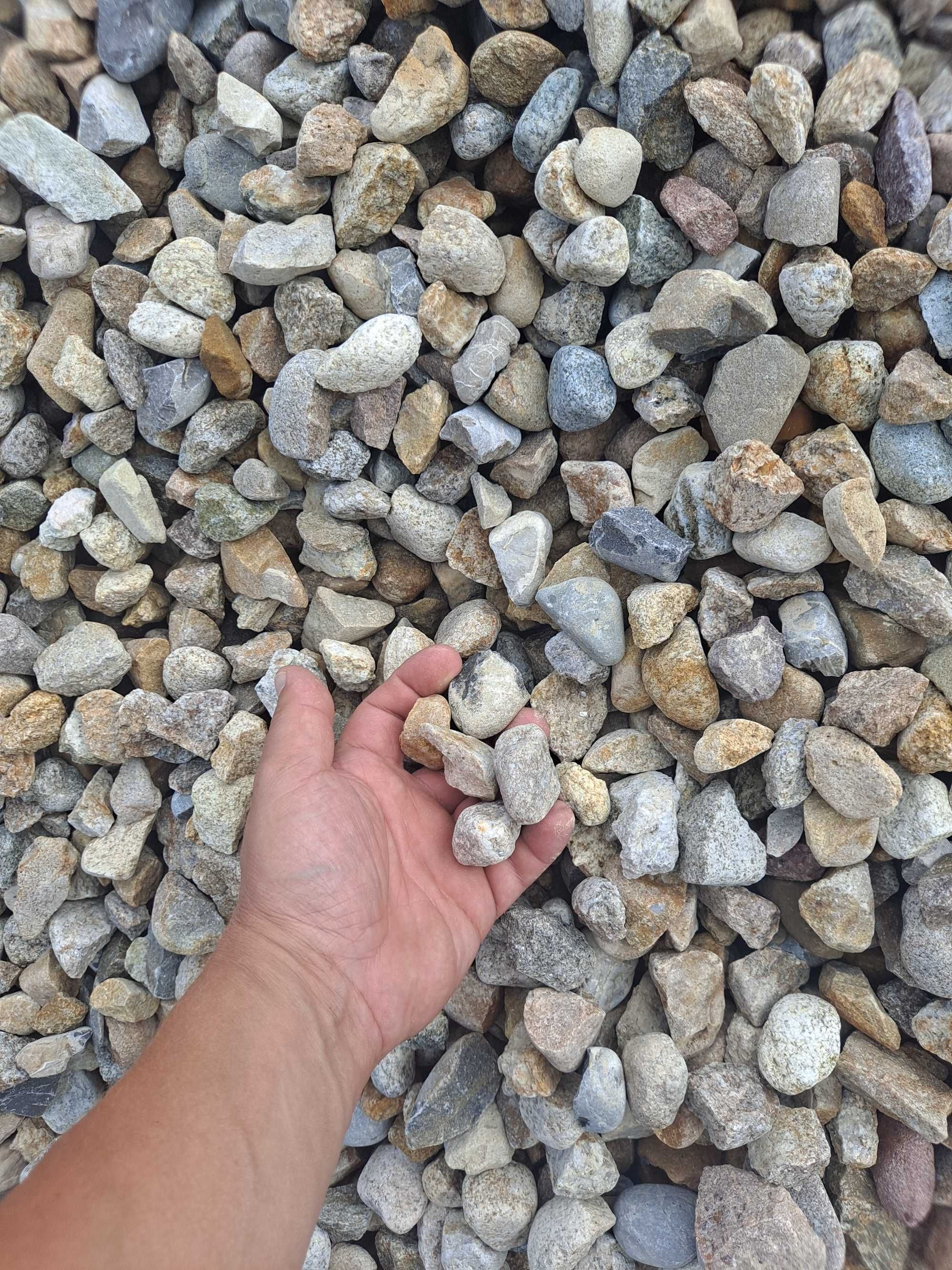 Kamień ozdobny ogrodowy, żwir otoczak miodowy 16-32 mm, wywrotka 3,5 t
