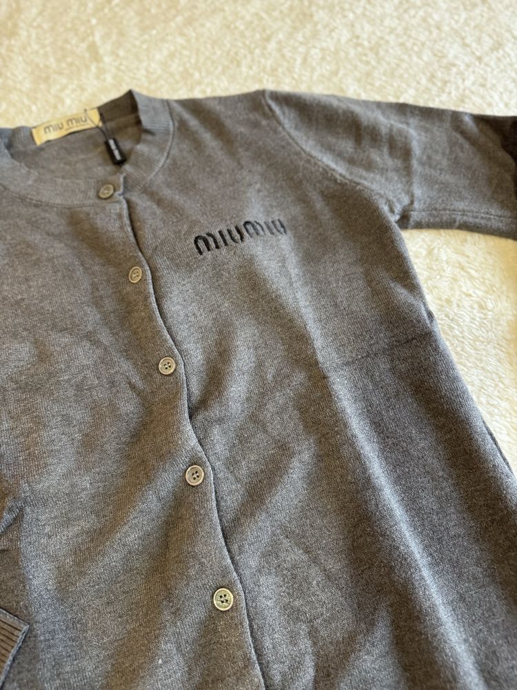 Cardigan novo da Miu Miu