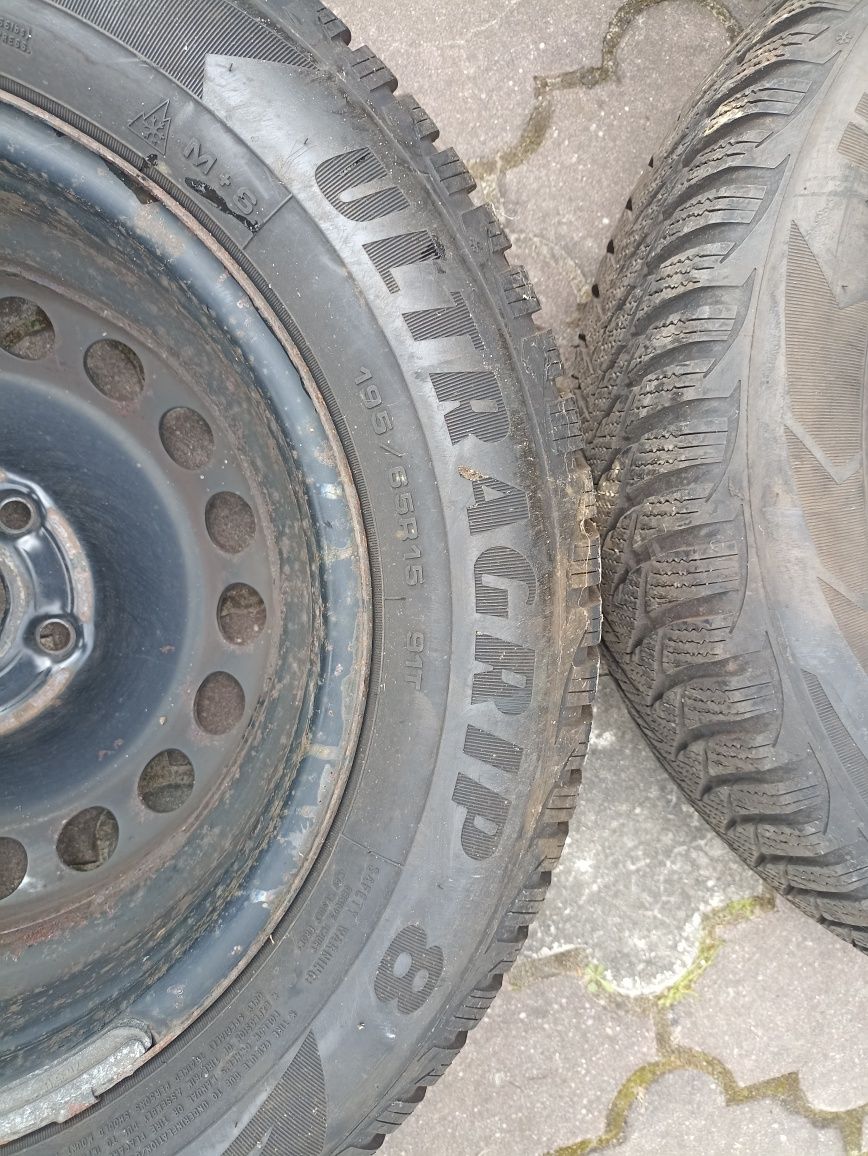 4 opony zimowe Goodyear z felgami