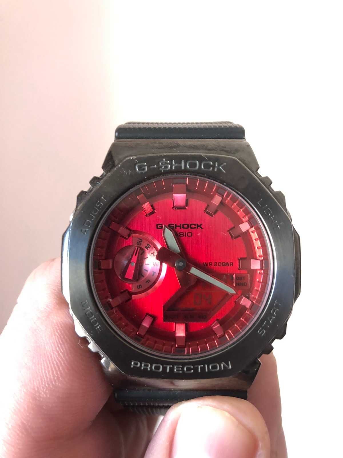 Часы Casio G-Shock GM-2100B-4AER