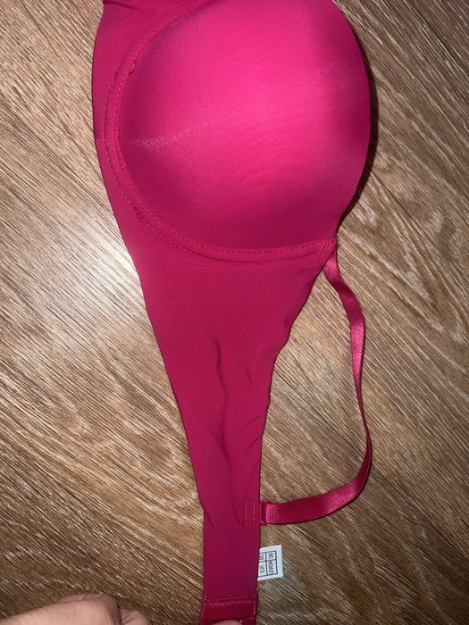 Бюстгалтер жіночий