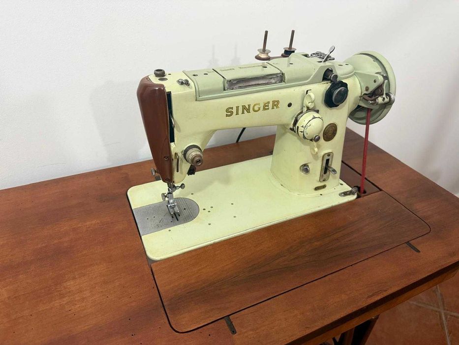 Maquina de Costura Singer