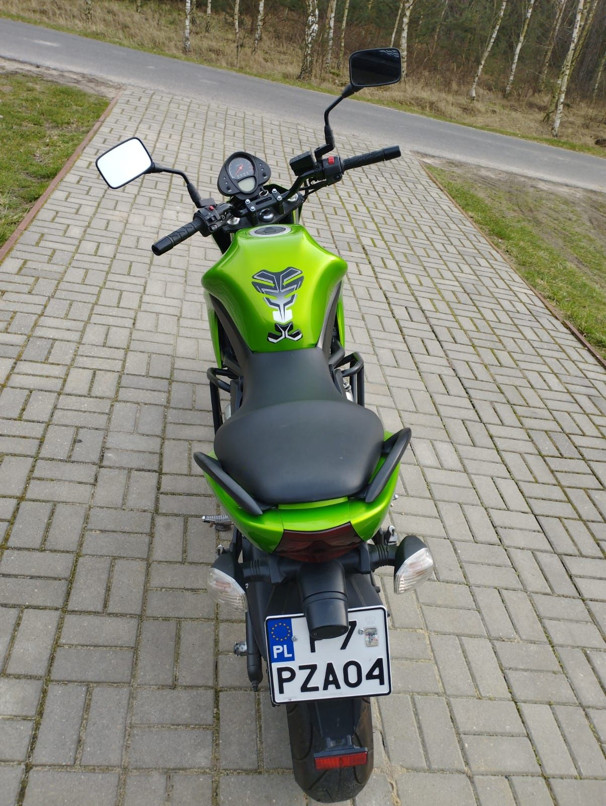 Motocykl Kawasaki R6N