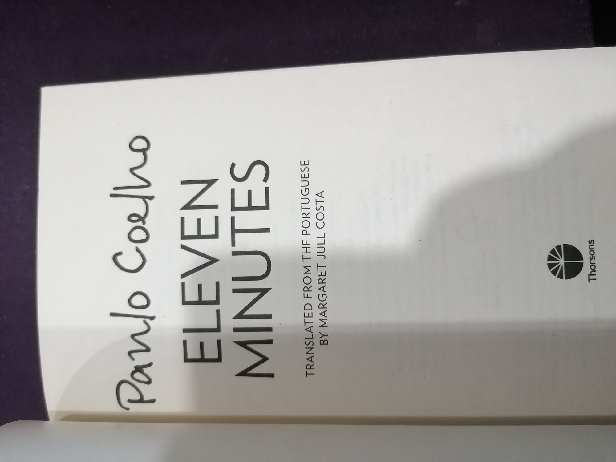 Eleven Minutes (inglês). Portes incluídos.