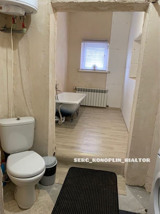 Продам просторную 2к квартиру с частичным ремонтом в таунхаусе в Центр