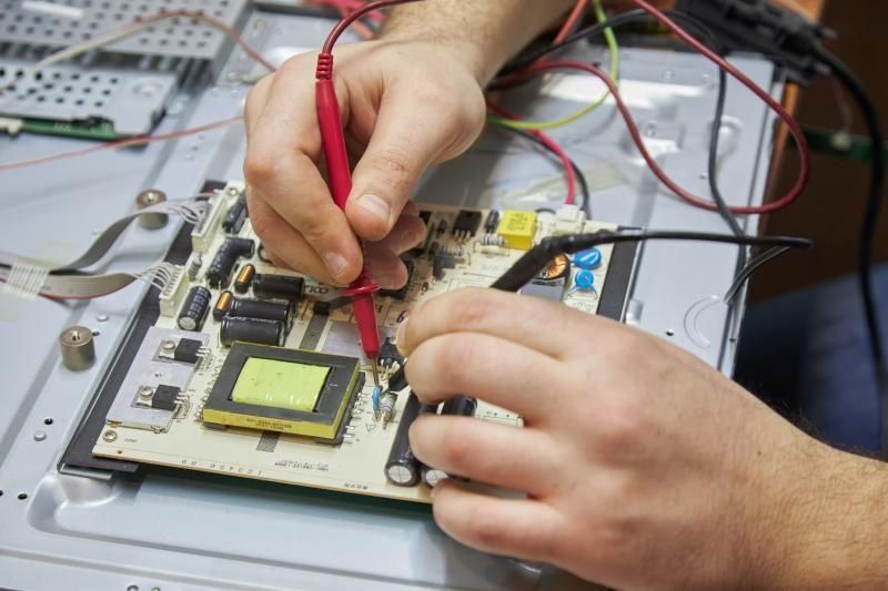 Ремонт телевизоров Частный мастер с выездом Обслуживание телевизоров S