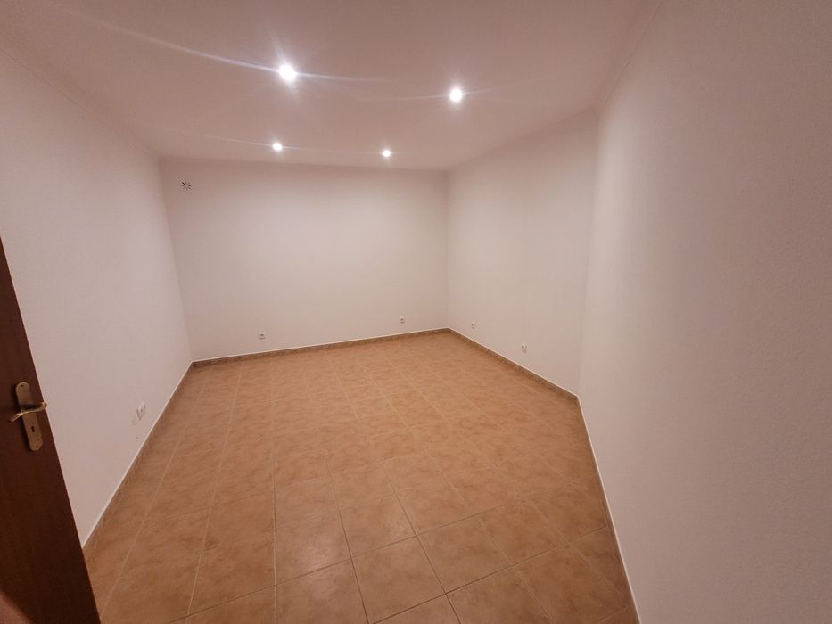 Arrenda se  T1 S.joao das lampas