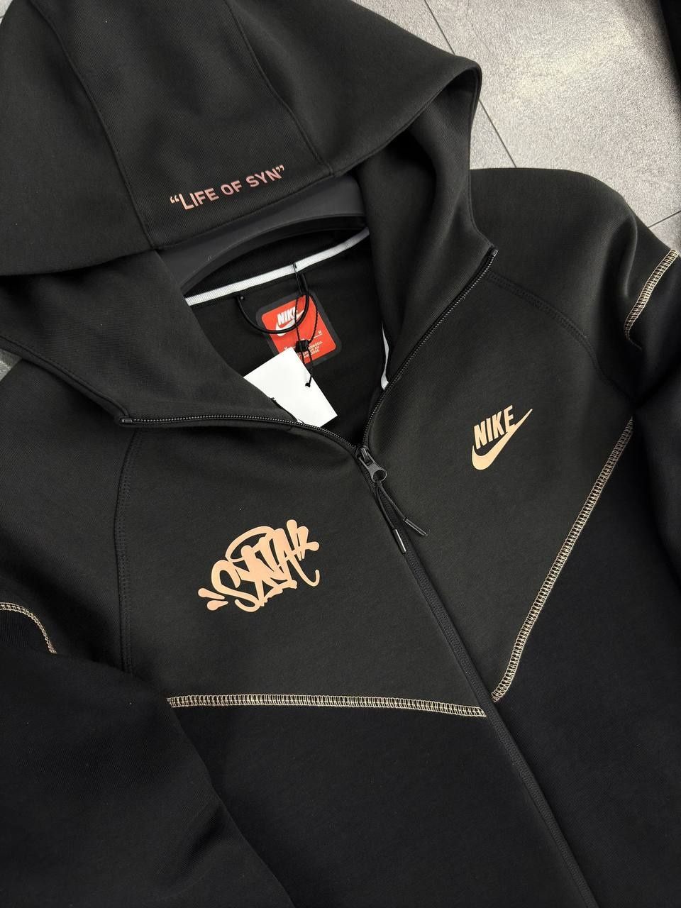 Крутий  костюм  Nike tech fleece central cee Syna World  розмір  S-XL