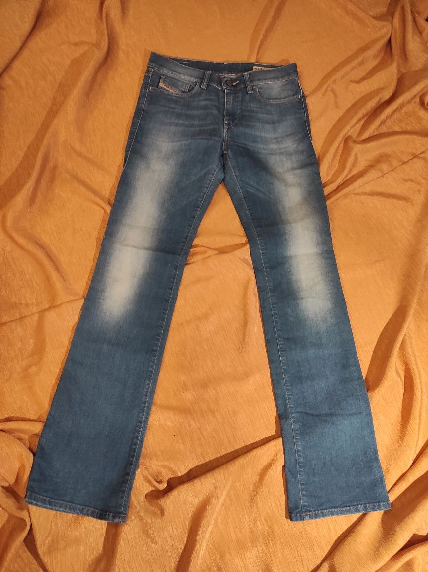 Świetne klasyczne jeansy Diesel W27L34 pas 74cm