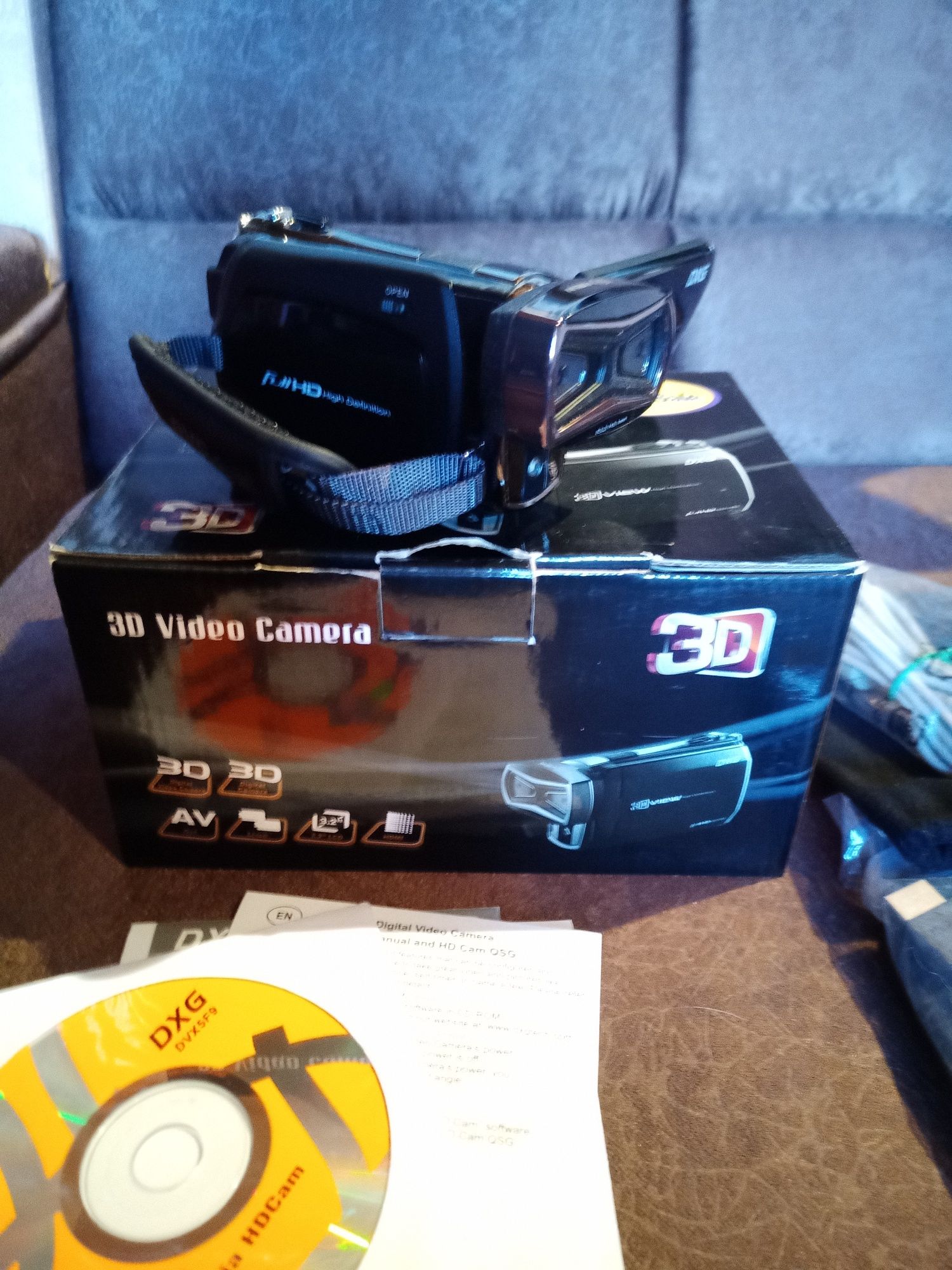 Продам видеокамеру 3D