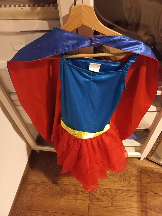 Supermenka strój przebranie kostium dziewczęcy karnawalowy 134