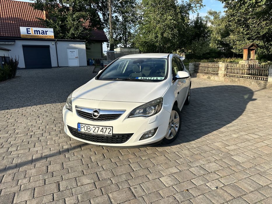 Opel Astra J wersja Cosmo