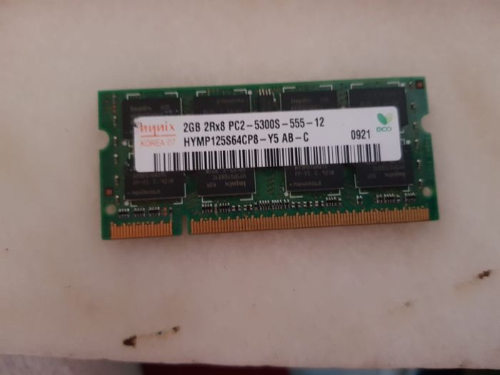 Memórias para portátil 12 DDR2 e 2 DDR3