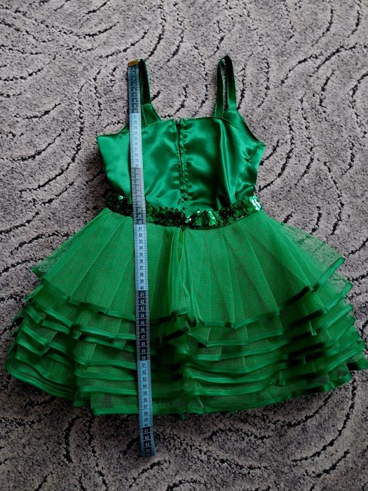 Святкова сукня для дівчинки на 2-3 роки