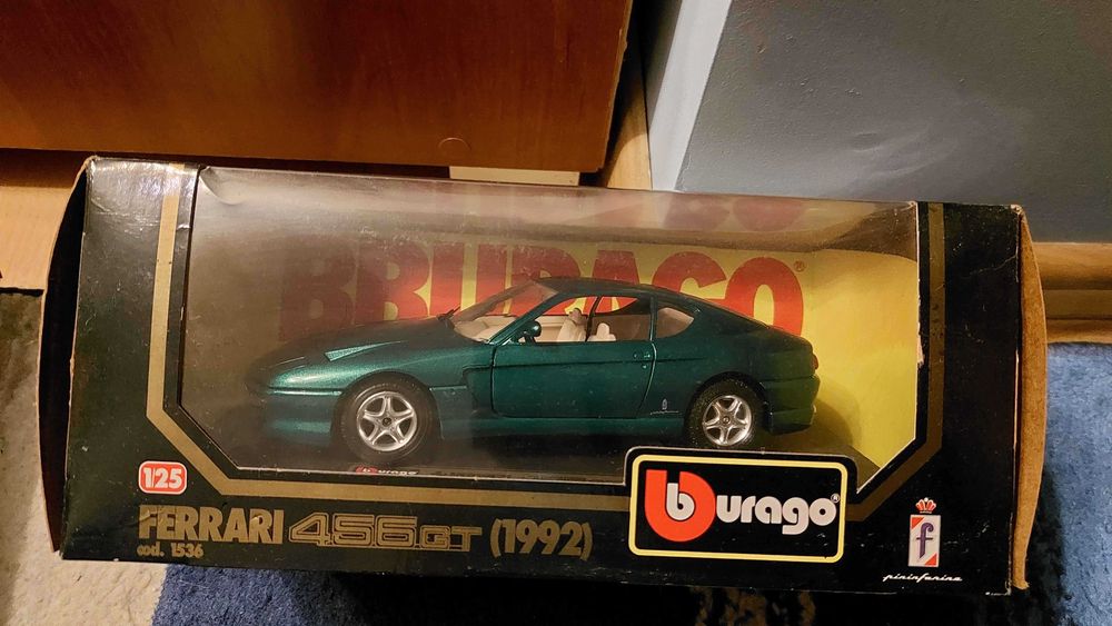 Model Burago Ferrari 456 GT (1992)