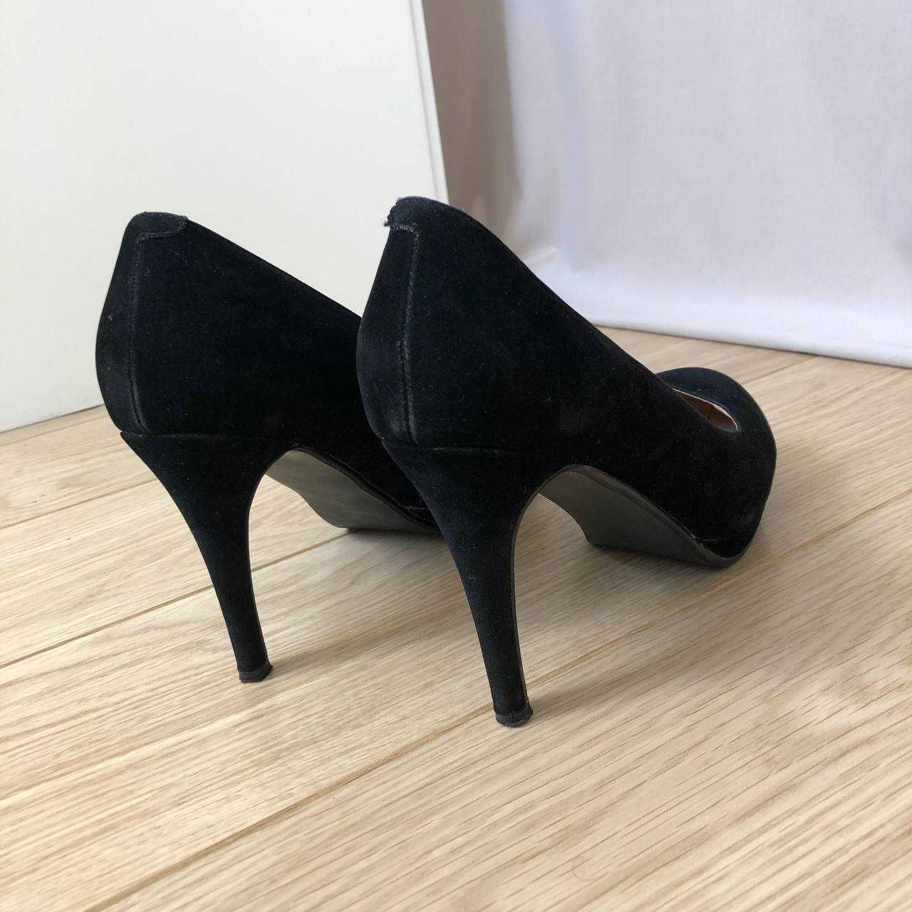Чорні замшеві туфлі на шпильці / Жіночі / 40 розмір