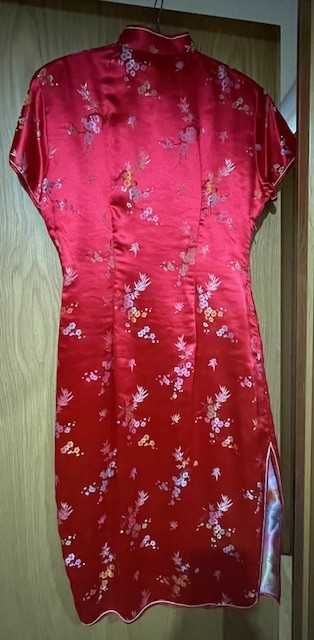 Vestido chinês em seda acetinada