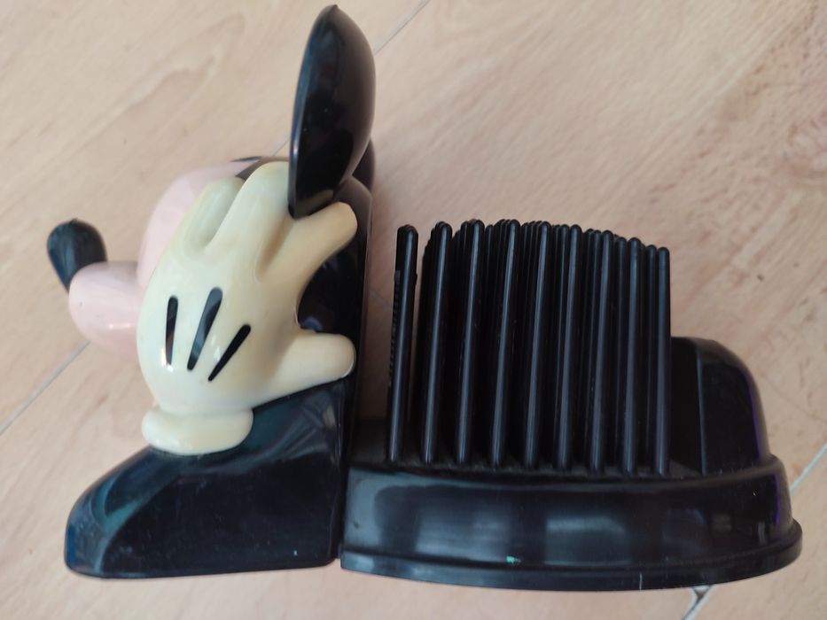 Myszka Miki na długopisy, jezyk