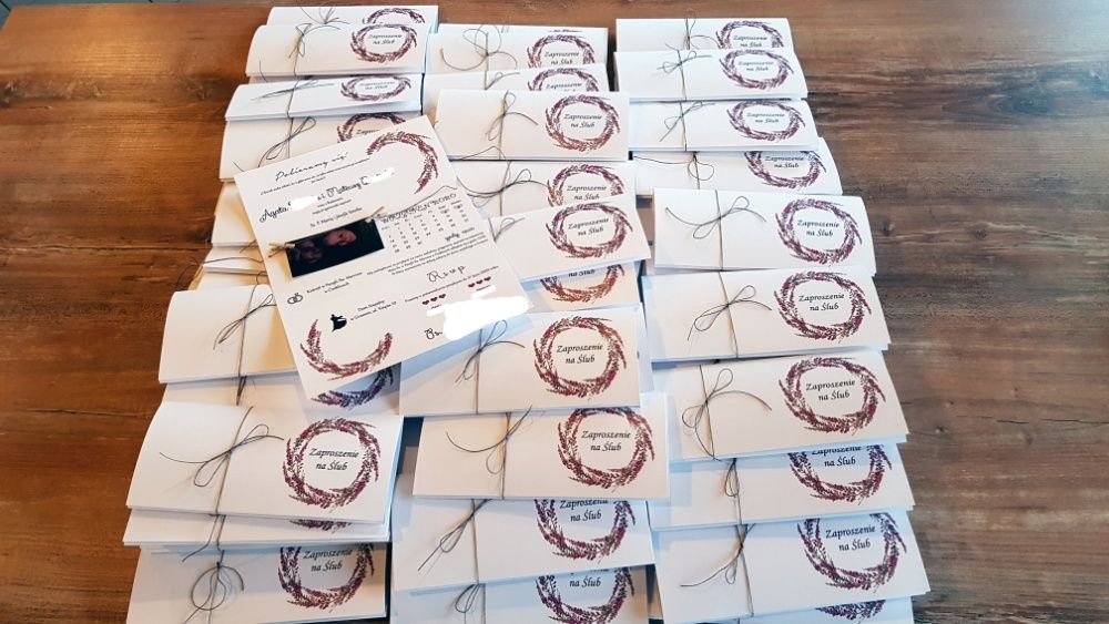 Zaproszenia ślubne ze zdjęciem, spinaczami, kwiaty