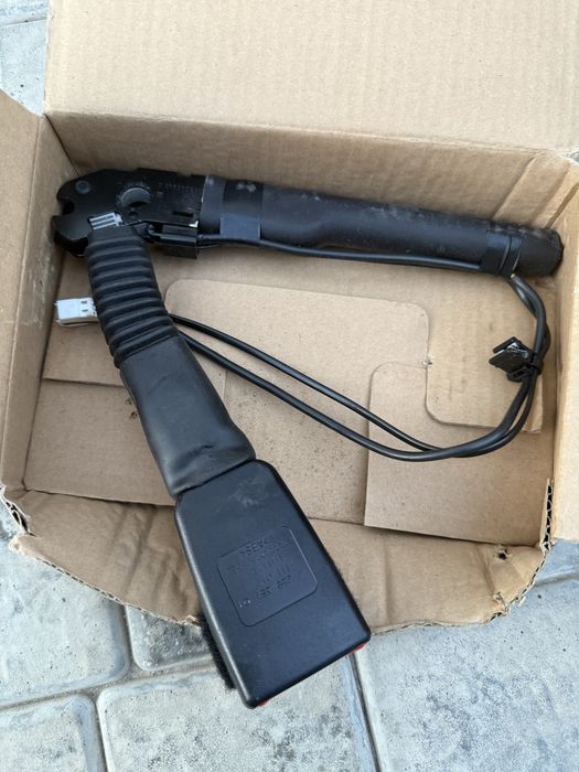 Натяжитель пассажирского ремня BMW 3 F30 12-18