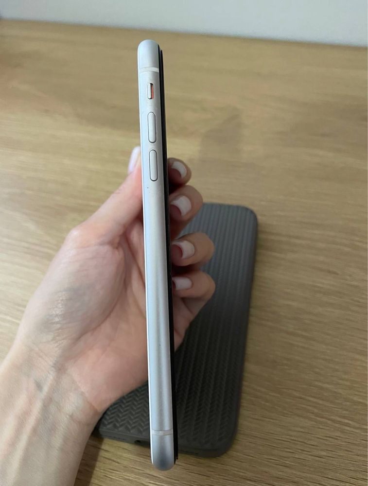 Iphone XR 128 GB w bardzo dobrym stanie